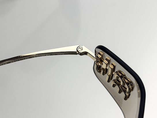 Солнцезащитные очки MIU MIU Aube