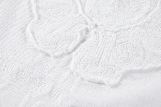 Белая оверсайз футболка Gothic logo