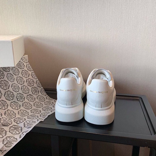Женские кожаные кроссовки Alexander McQueen Triple White premium   