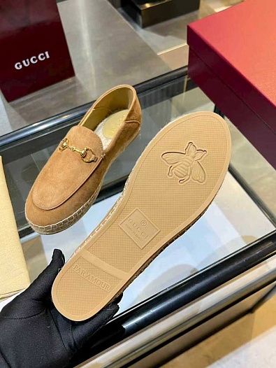 Женские замшевые лоферы Gucci GG Horsebit premium   