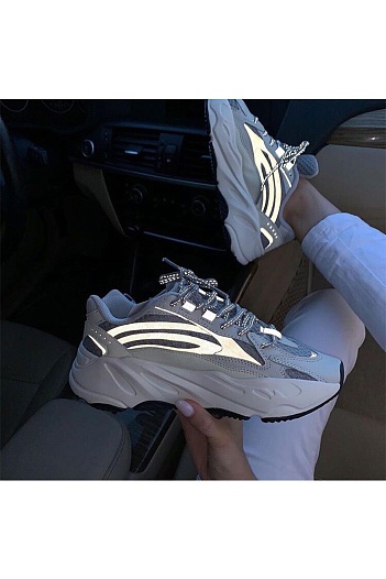 Кроссовки Adidas Yeezy Boost 700 V2 "Static"   
