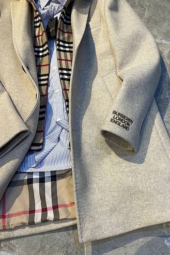 Бежевое мужское пальто Burberry London England logo-embroidered   