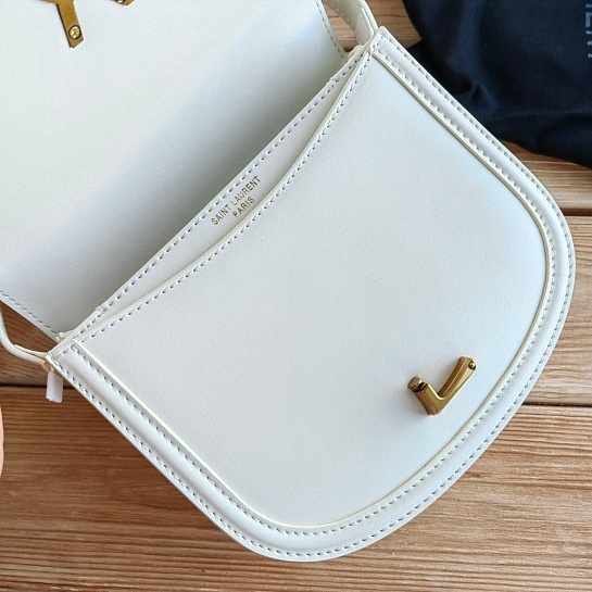 Кожаная сумка Yves Saint Laurent 19x17 см