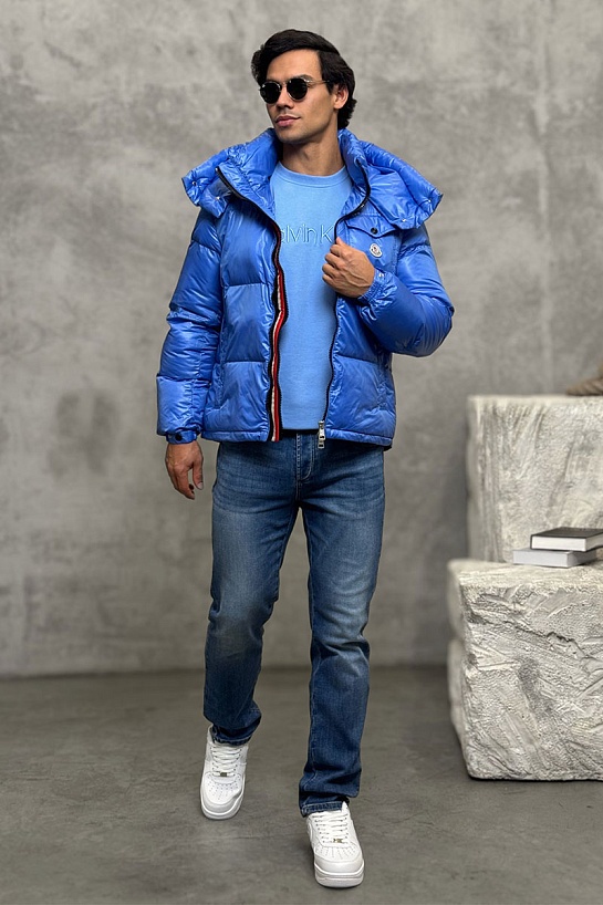 Пуховик голубого цвета Moncler Montbeliard