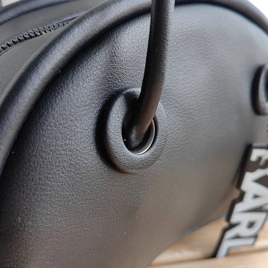 Кожаная сумка Karl Lagerfeld Half Moon 25x15 см