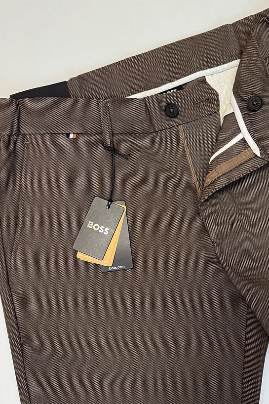 Мужские брюки Hugo Boss бежевого цвета