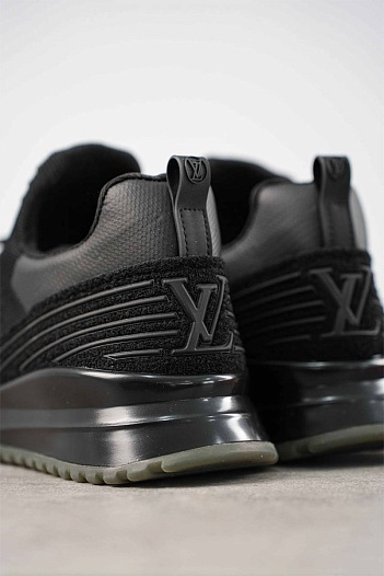 Текстильные кроссовки Louis Vuitton чёрного цвета   