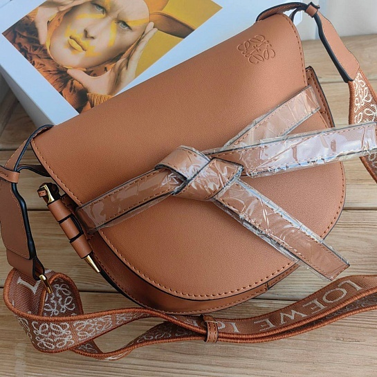 Женская кожаная сумка Loewe Gate small 21x20 см (3 расцветки)