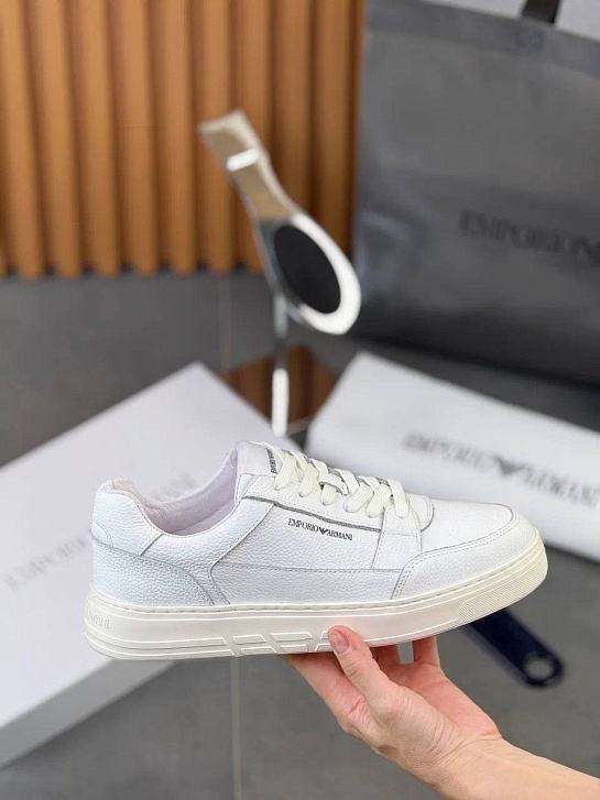 Кожаные кроссовки Emporio Armani белого цвета