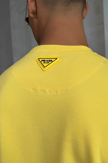 Жёлтая оверсайз футболка Prada Milano logo   