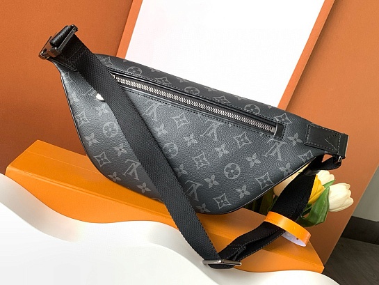 Кожаная сумка на пояс Louis Vuitton Discovery Premium 44x15x9 см