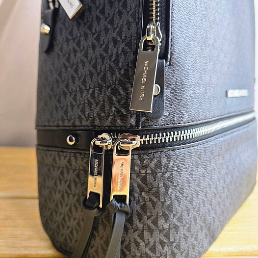 Кожаный чёрный рюкзак Michael Kors 32x27 см   