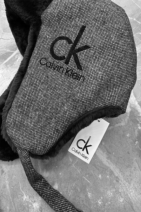 Шапка-ушанка Calvin Klein серого цвета