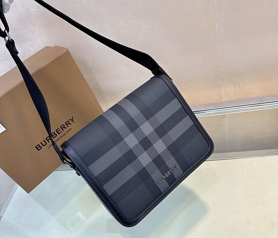 Кожаная сумка Burberry Alfred Premium 25.5x21.5x6.5 см