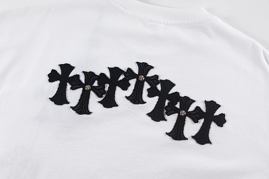 Белая оверсайз футболка Gothic logo