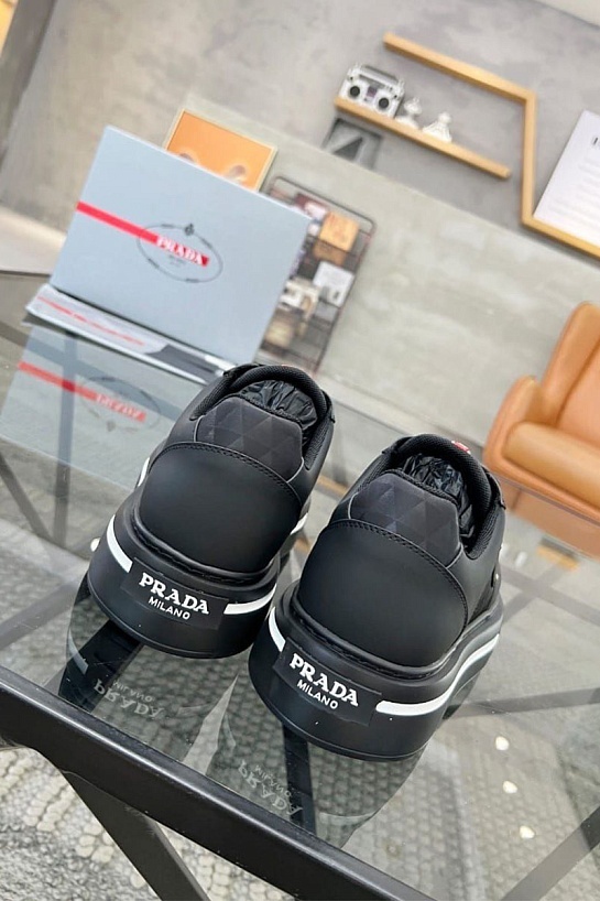 Мужские чёрные кроссовки Prada