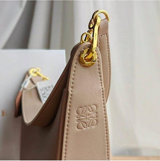 Кожаная сумка Loewe Luna 28x28 см (2 расцветки)