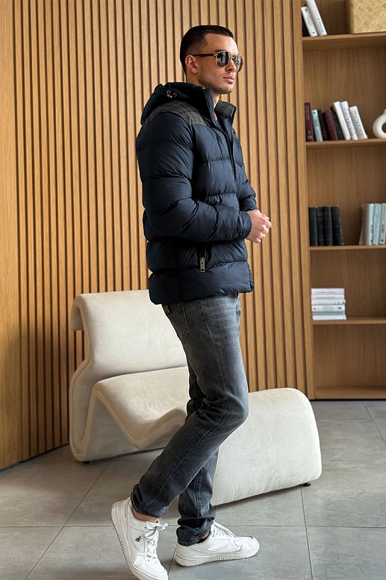 Куртка тёмно-синего цвета Burberry TB logo