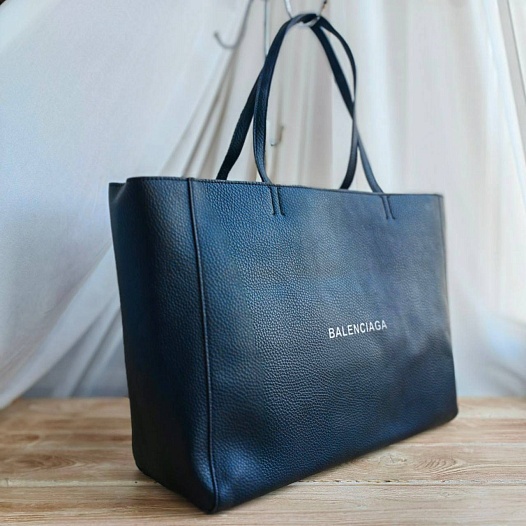 Кожаная сумка Balenciaga 37x30 см   