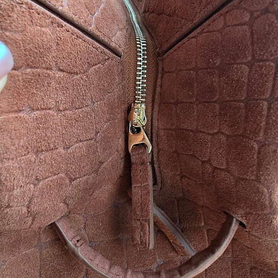Замшевая сумка Jacquemus The Turismo Soft 38x23 см