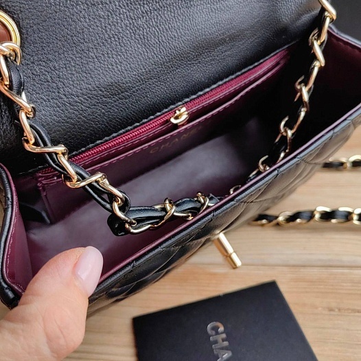 Кожаная чёрная сумка Chanel 30x18 см   