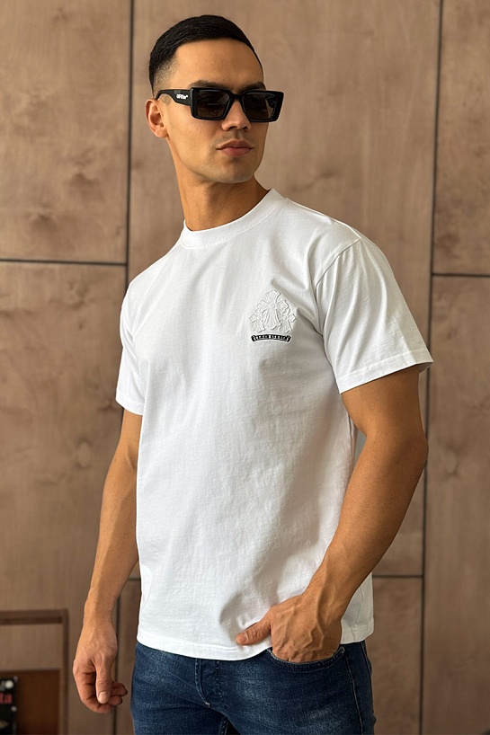 Белая оверсайз футболка Gothic logo